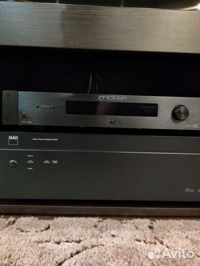 Предварительный усилитель Emotiva RT-100