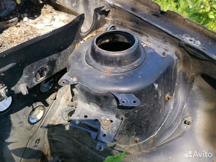 Стакан передний левый фольцваген гольф 3