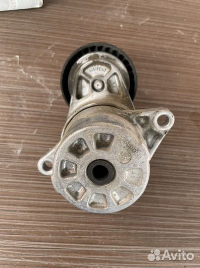 Ролик натяжителя Mercedes Vito W639 OM651 2.2 CDI