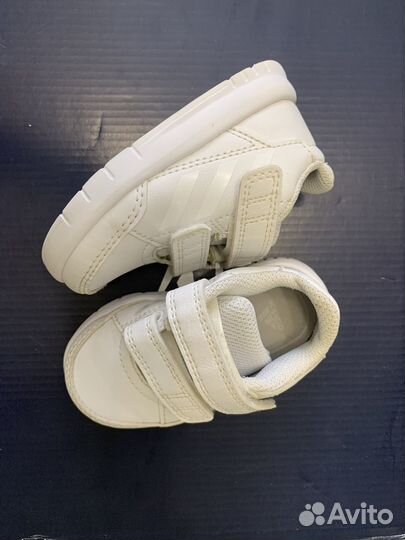 Кроссовки Adidas