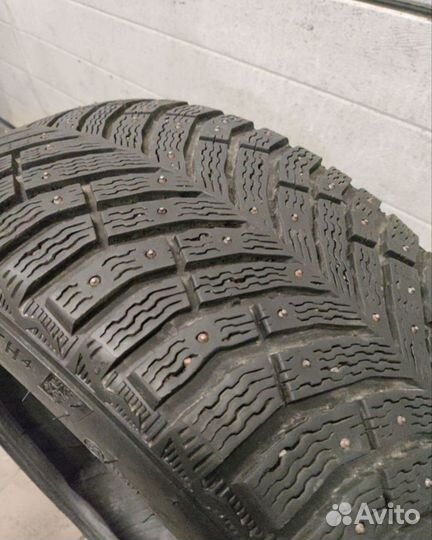 Michelin X-Ice North 4 225/40 R19 93H