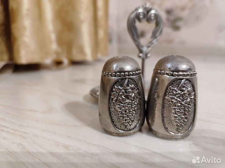 Солонка и перечница металл