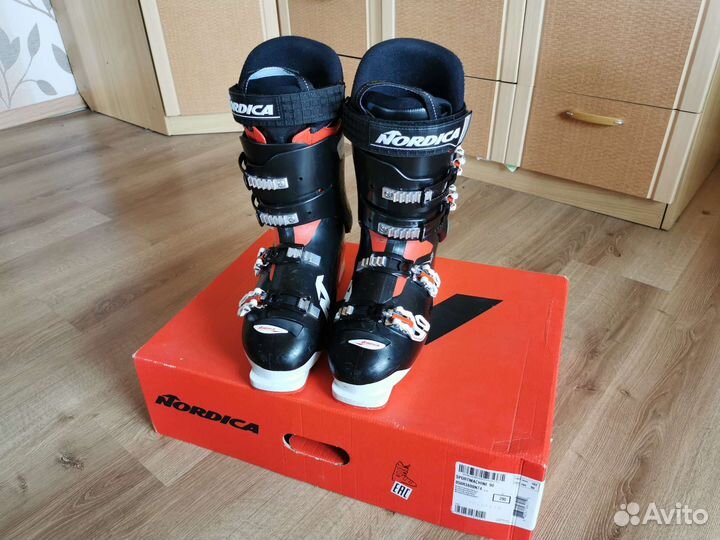 Горнолыжные ботинки