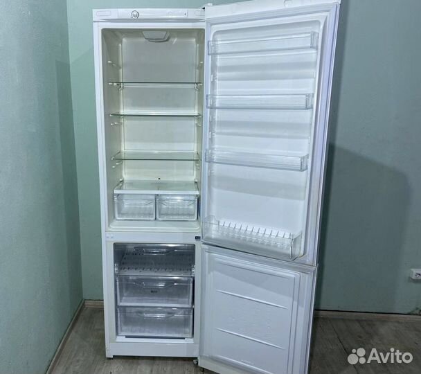 Холодильник бу indesit