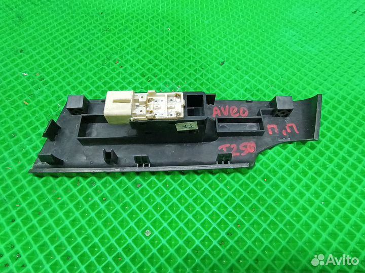 Кнопка стеклоподъемника Chevrolet Aveo 2006