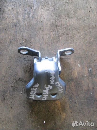 Петля двери Ford Fiesta V 2001-2009