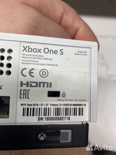 Xbox One s 2 геймпада 1tb