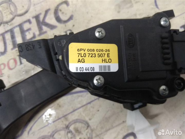 Педаль газа VW Touareg 2002-2010
