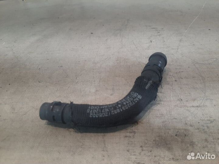 Патрубок системы охлаждения Mercedes Gla180 X156