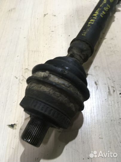 Полуось передняя левая Ауди А6 С5 2.8 АКПП