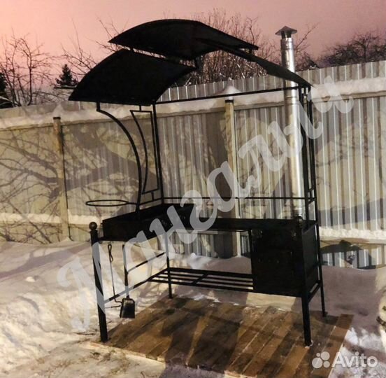 Мангал с крышей