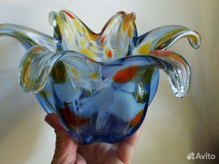 Ваза из гутного стекла