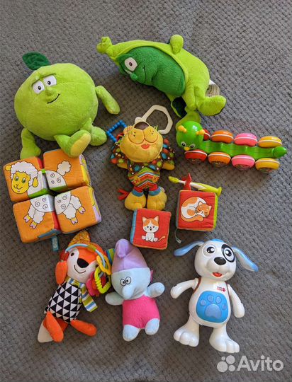 Развивающие игрушки для малышей пакетом