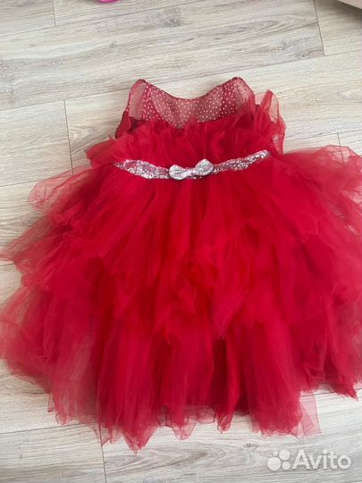 Яркое платье для девочки на рост 110