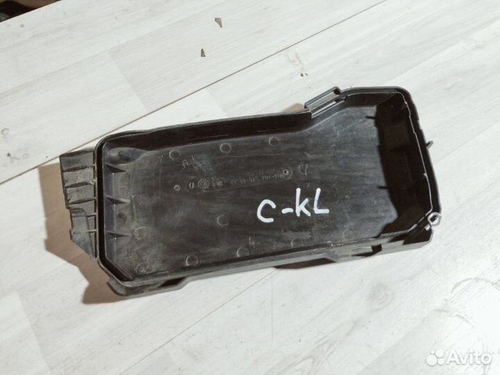Крышка блока предохранителей Mercedes-Benz C-Class