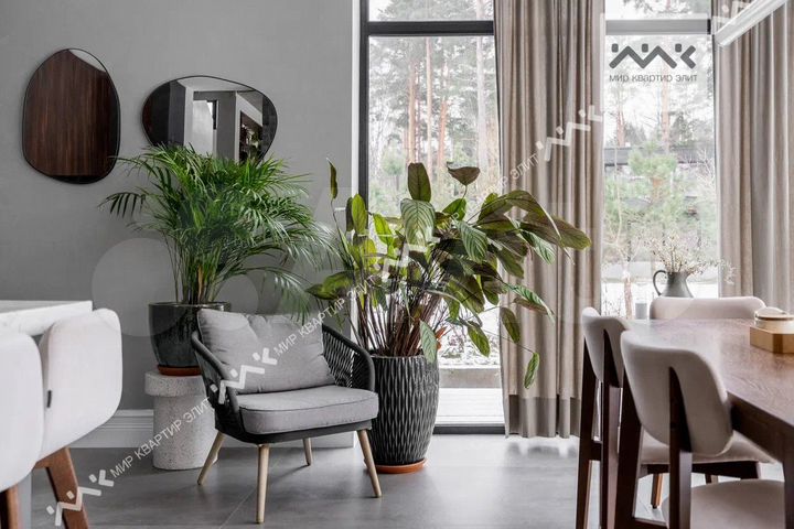 Коттедж 279,7 м² на участке 17,5 сот.