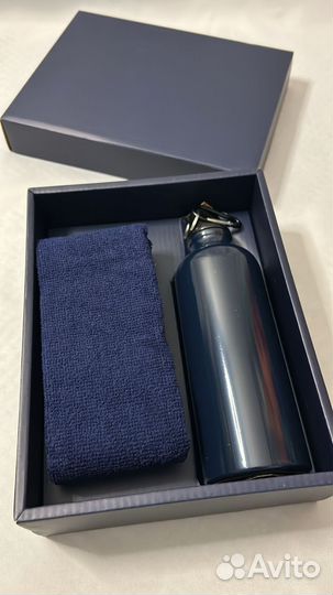 Набор: полотенце и бутылка питьевая