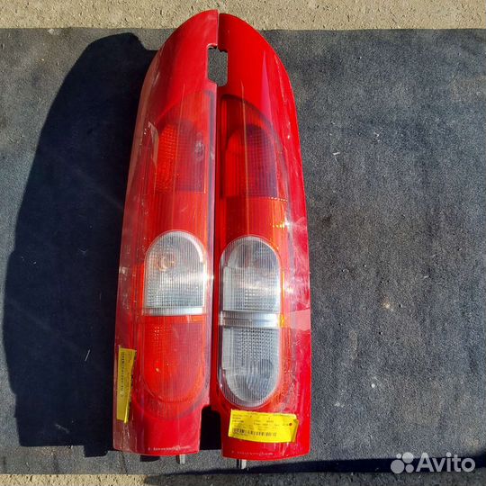 Renault Kangoo с03-08г. задний фонарь правый левый
