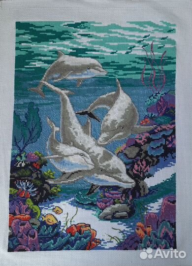 Готовая картина крестом Дельфины