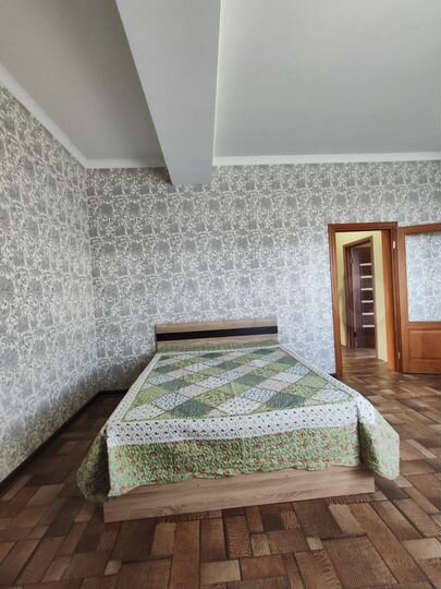 2-к. квартира, 85 м², 1/2 эт.