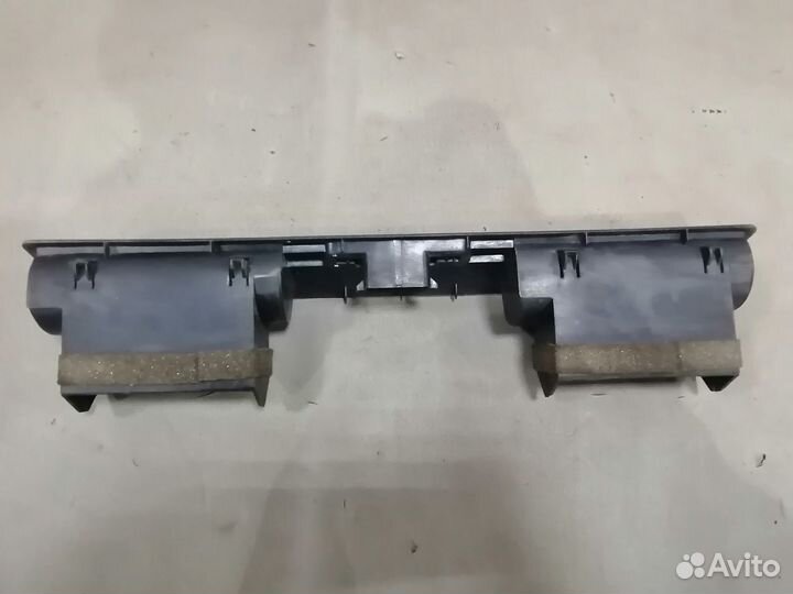 Центральный дефлектор обдува салона Ford Taurus 2