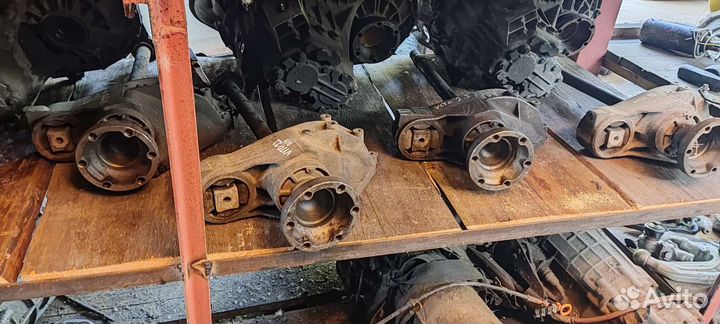 Полуось с кронштейном, мв Вито 2.2,638к