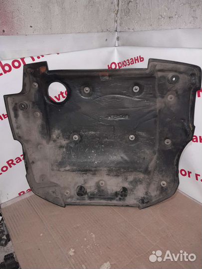 Декоративная накладка двигателя Kia Spectra