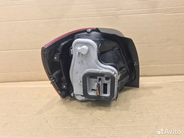 Стоп-сигнал правый Volkswagen Polo (Mk5) Hatchback