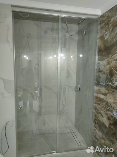 Стеклянная перегородка для душа