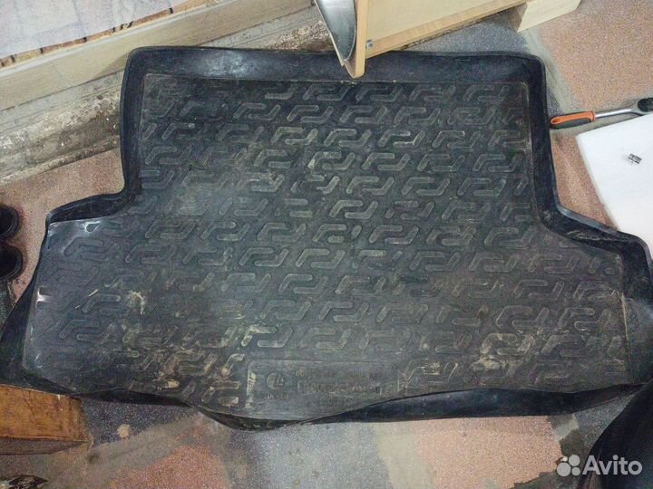 Коврик в багажник Авео седан