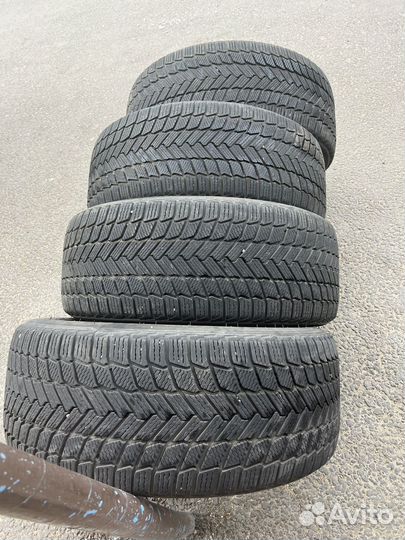 Michelin X-Ice Snow SUV 275/45 R21 110