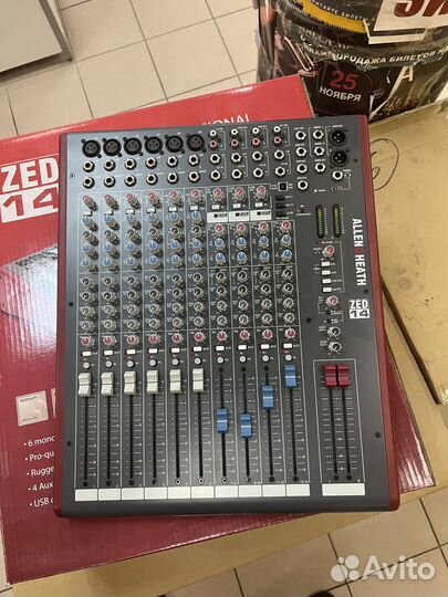 Микшерный пульт Allen & Heath ZED1402