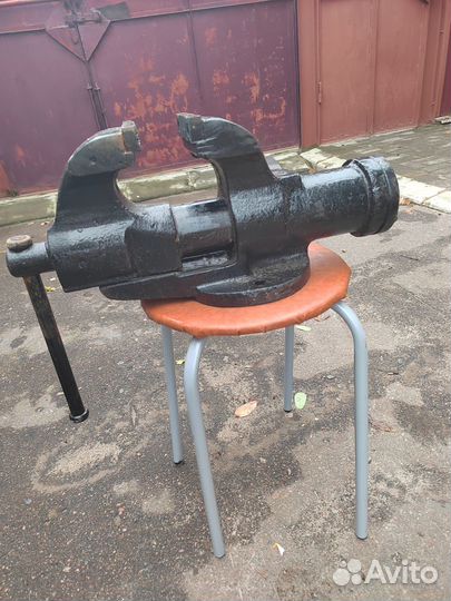 Тиски слесарные