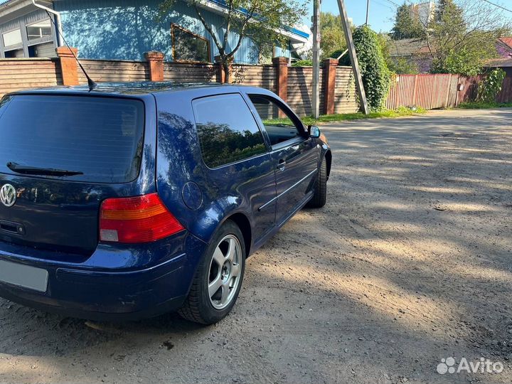 Volkswagen Golf 1.8 МТ, 2001, 305 000 км