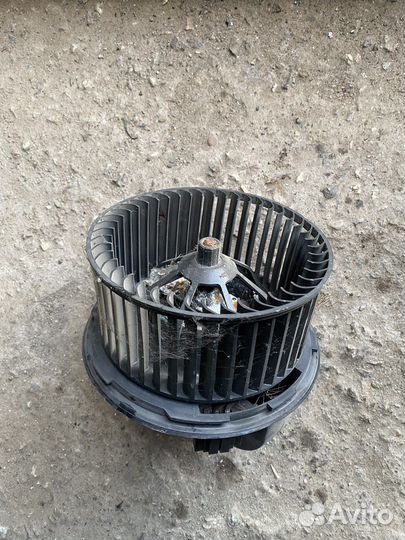 Моторчик печки передний Фольксваген Шаран 1