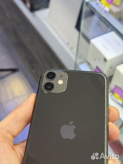 iPhone 11, 64 ГБ