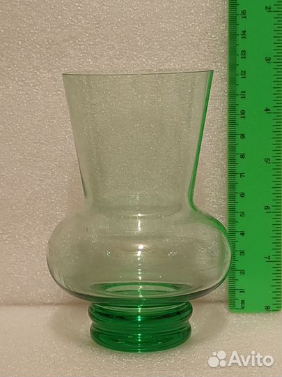Ваза маленькая. Мини. Вазочка. Зелёное стекло