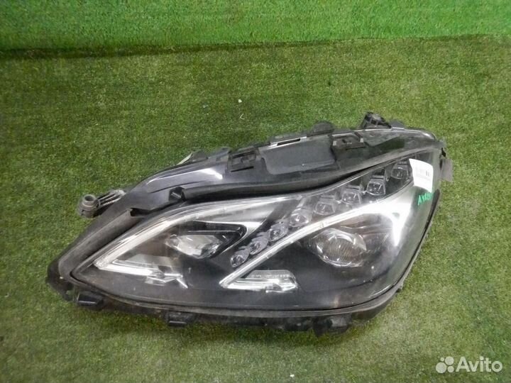 Фара левая Mercedes-Benz E-Class