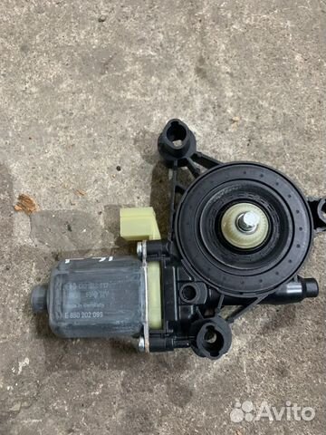 Моторчик стеклоподъемника передний левый golf 7