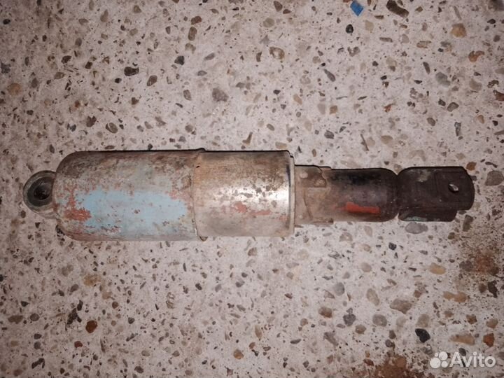 Амортизатор Урал М 63 бу