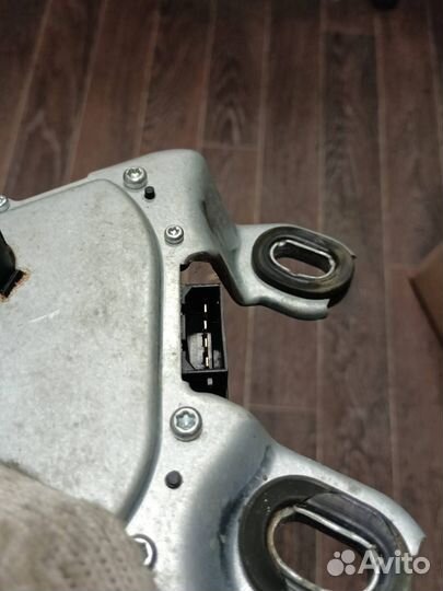 Моторчик заднего стеклоочистителя (дворника) Skoda