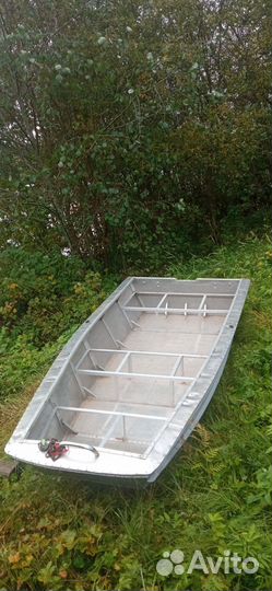 Лодка алюминиевая