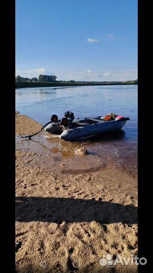 Лодка 310 с мотором 8сил