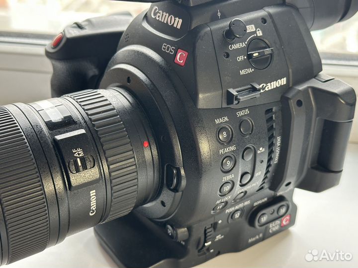 Видеокамера Canon C100 Mark II с объективом