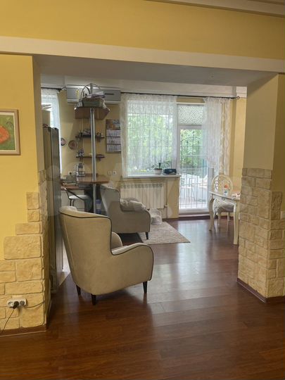 Дом 225 м² на участке 8 сот.