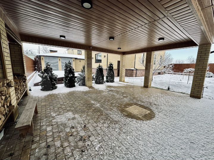 Коттедж 252,3 м² на участке 6 сот.