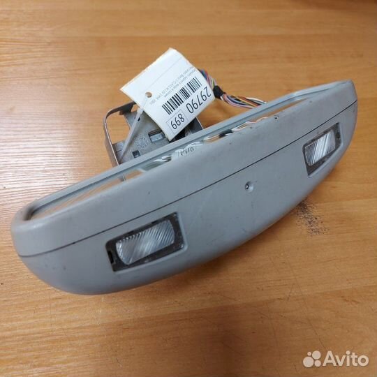 Зеркало заднего вида в салоне Mercedes-Benz