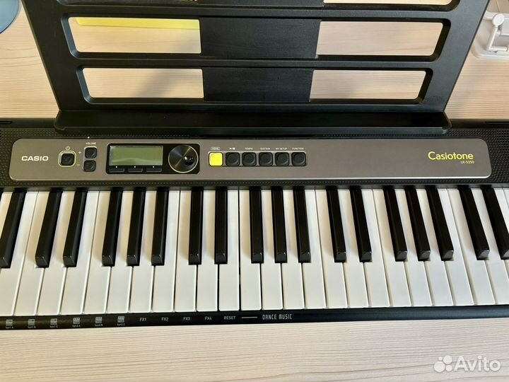 Синтезатор Casio LK-S250
