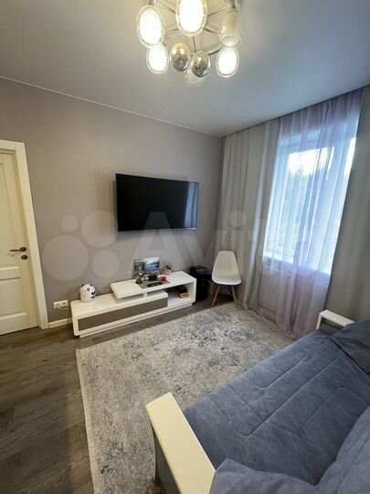 2-к. квартира, 43 м², 1/4 эт.