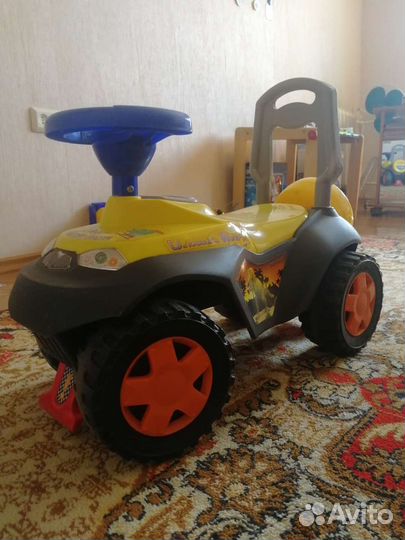 Каталка-автомобиль